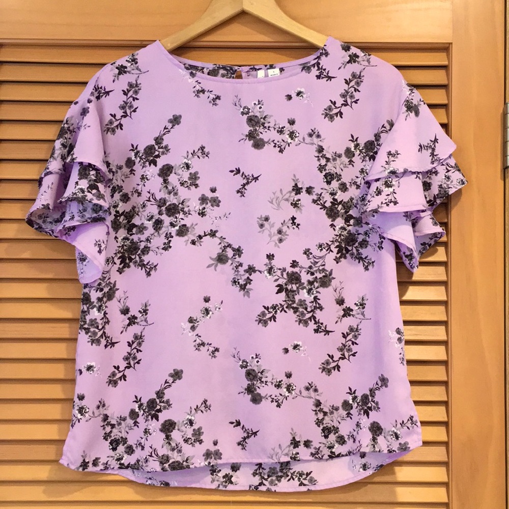 ELLE lavender short-sleeved blouse size S